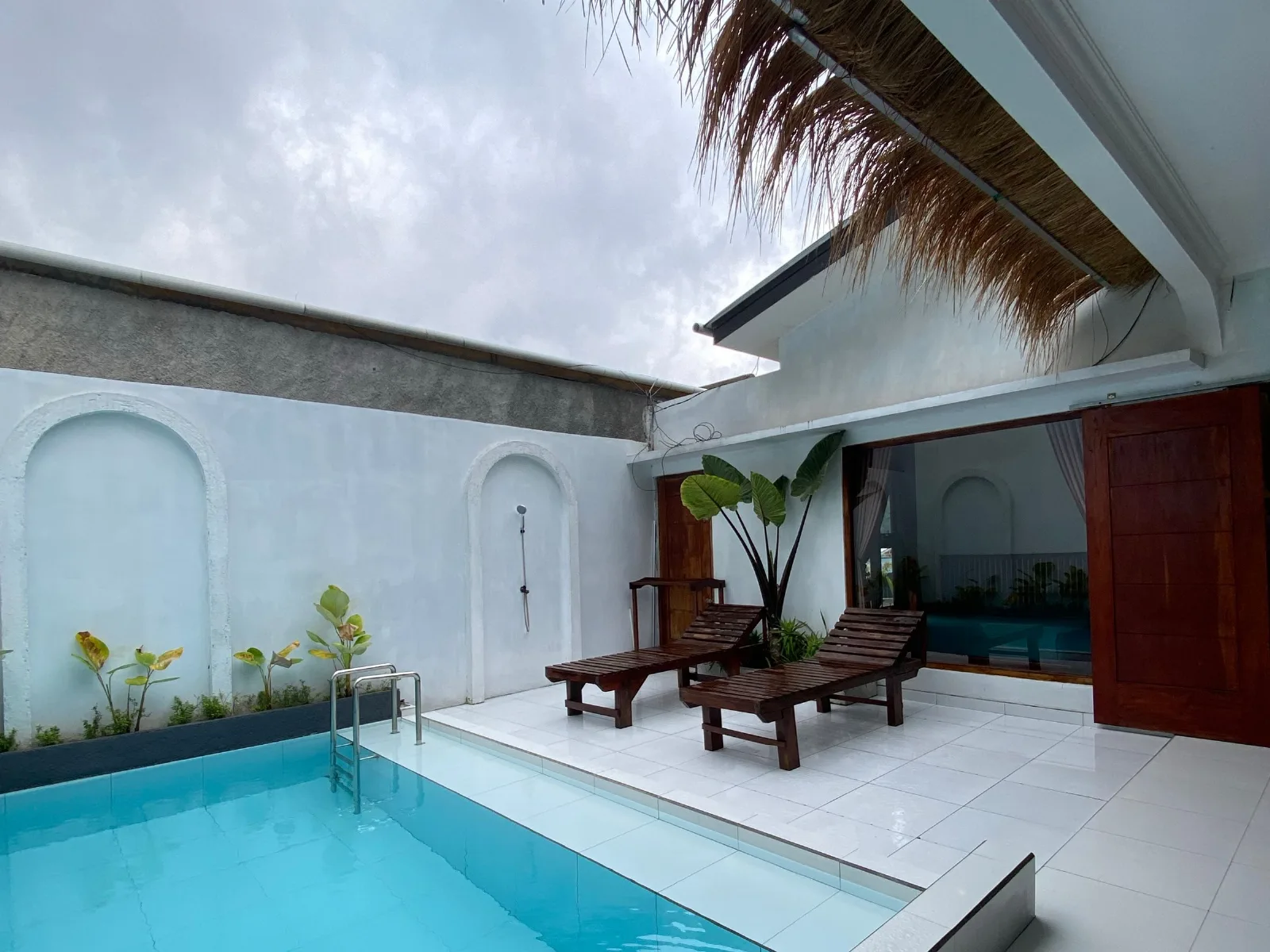The pool at Ocean Mandala Ahangama